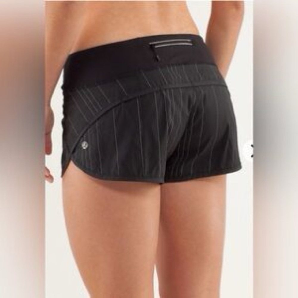 Lululemon Running Shorts Reflective Strip 2.5" Inseam size 4 women’s